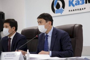 
                    Глава Минэнерго отчитал руководителей НПЗ за работу «по старинке»
                