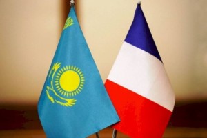 
                    Нурлан Нигматулин принял посла Франции
                