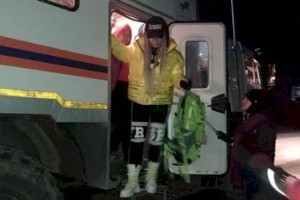
                    В Алматинской области эвакуировали 52 туристов из сломавшегося автобуса
                