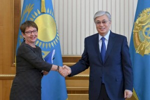 
                    Глава государства провел встречу с Президентом ЕБРР Одиль Рено-Бассо
                