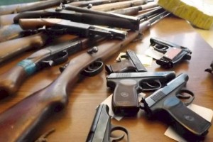 
                    Операция по изъятию незаконно хранящегося оружия проводится в Алматы
                