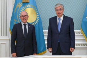 
                    Президент принял главу Подготовительной комиссии ОДВЗЯИ Роберта Флойда
                