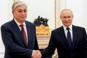 
                    Президенты Казахстана и России встретились в Москве
                