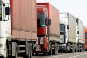 
                    Более 300 грузовиков застряли на погранпереходах Казахстана
                