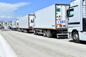 Более 290 грузовиков застряли на пограничных переходах Казахстана