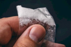 Крупную партию наркотиков изъяли полицейские Алматы