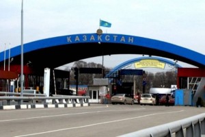 
                    Более 260 машин застряли на погранпереходах Казахстана
                