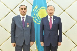 
                    Нурлан Нигматулин принял  главу дипмиссии Азербайджана Рашада Маммадова  
                