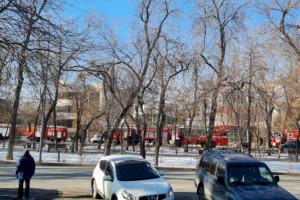 
                    В центре Алматы горело здание магазина
                