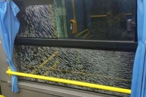 
                    Наказаны родители подростков, разбивавших стекла автобусов в Алматы
                