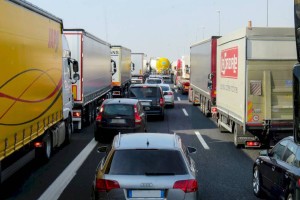 Уменьшилось количество скопившегося на погранпереходах Казахстана автотранспорта