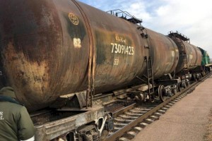 Сотрудники КНБ пресекли попытку незаконного вывоза топлива с территории РК
