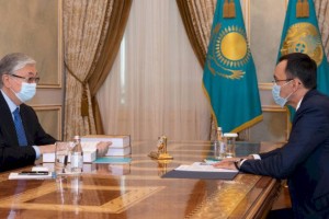 
                    Главе государства презентовали исторический сборник о «голодоморе»
                