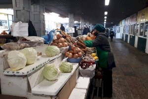 Сколько денег потратили казахстанцы в магазинах и на базарах за месяц