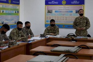 
                    Азам военной тактики обучают командиров рот и батарей в Алматы
                