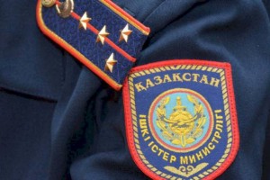 Полицейские Алматы наказали разъезжавшего по парку автовладельца