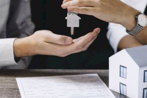 
                    Почти на треть сократилось число сделок на рынке жилья Казахстана
                