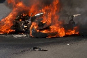 В Алматы на АЗС загорелся мотоцикл