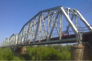 
                    Женщина пыталась спрыгнуть с моста в Алматинской области
                