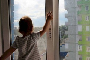 
                    Глава МВД РК наградил гвардейца за спасение ребенка
                