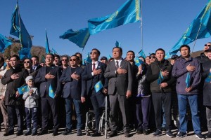 Масштабная патриотическая акция прошла на «Медеу» в честь Дня Республики