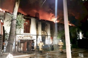 
                    Четырех человек спасли ночью из горящего дома в Жетысуском районе
                