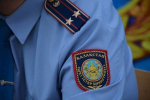 
                    Более 300 тонн песка пытались незаконно перевезти в Алматинской области
                