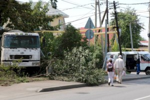 
                    Неуправляемая бетономешалка устроила масштабное ДТП в Алматы
                
