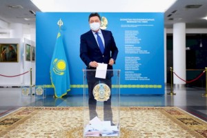 Аскар Мамин проголосовал на парламентских выборах