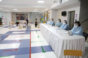 
                    Общественные наблюдатели заявляют о недопустимости прямых эфиров с избирательных участков
                