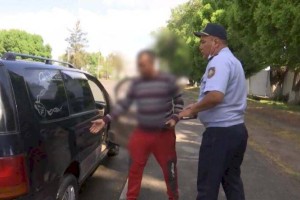 
                    Мужчина после хирургической операции и без госномеров разъезжал в Алматинской области
                