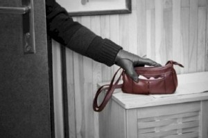 
                    Гастролеры-домушники из Темиртау обворовывали квартиры алматинцев
                