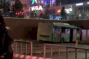 В Алматы произошла массовая авария с участием автобуса