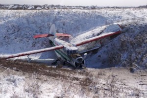Самолет АН-2 приземлился в овраг в Алматинской области