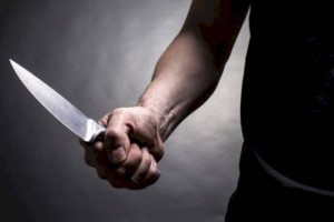 
                    Голыми руками обезвредил вооруженного преступника полицейский в Алматы
                