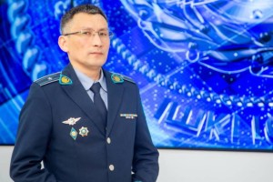 Сотрудник кадровой службы МВД задержал закладчика в Астане