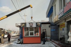 
                    16 незаконных киосков и 22 силомера снесли в Наурызбайском районе Алматы
                
