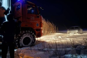 
                    Более 20 человек эвакуировали с дорог Карагандинской области из-за метели
                