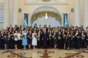 
                    Токаев наградил казахстанских женщин в преддверии 8 Марта
                