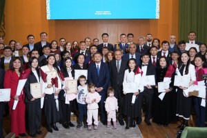 Молодые деятели науки получили новые квартиры в Алматы
