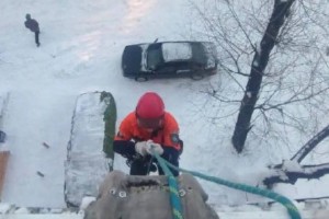 
                    Ребенок спас астанчанку, запертую на морозе на балконе
                