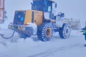 
                    65 человек эвакуированы, 400 авто остановлены: ситуация на контроле полиции области Абай
                
