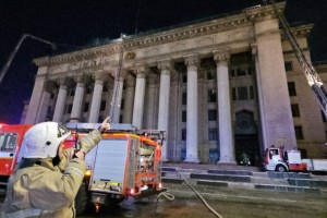 
                    Как удалось отстоять здание КБТУ от пожара в центре Алматы
                