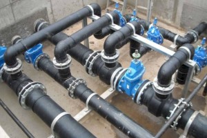 
                    Из-за непогоды перенесли сроки ремонта водопровода на нескольких улицах Алматы
                