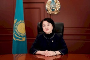 
                    Раимкулова приняла участие в челлендже, посвященном юбилею Мукагали Макатаева
                