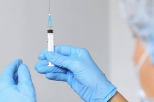 
                    Какой вакциной будет прививаться руководство Минздрава
                