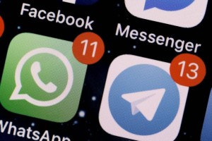 
                    Пользователи массово переходят из WhatsApp в Telegram
                