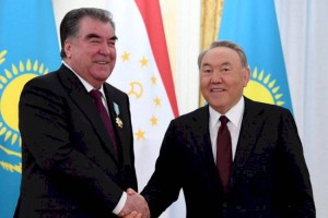 
                    Нурсултан Назарбаев переговорил с Эмомали Рахмоном
                