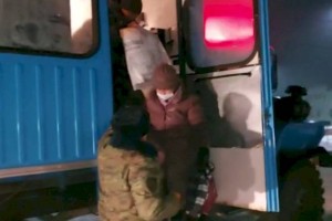 
                    Спасатели эвакуировали 37 человек с автодороги Алматы — Оскемен
                