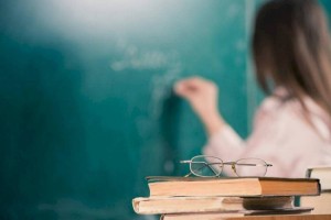 
                    Казахстанским педагогам повысят зарплату
                